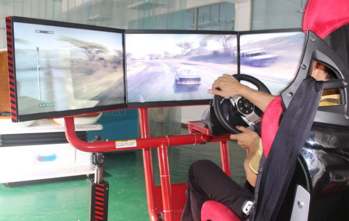 达尔罕茂明安社区安全F1三屏实感模拟赛车